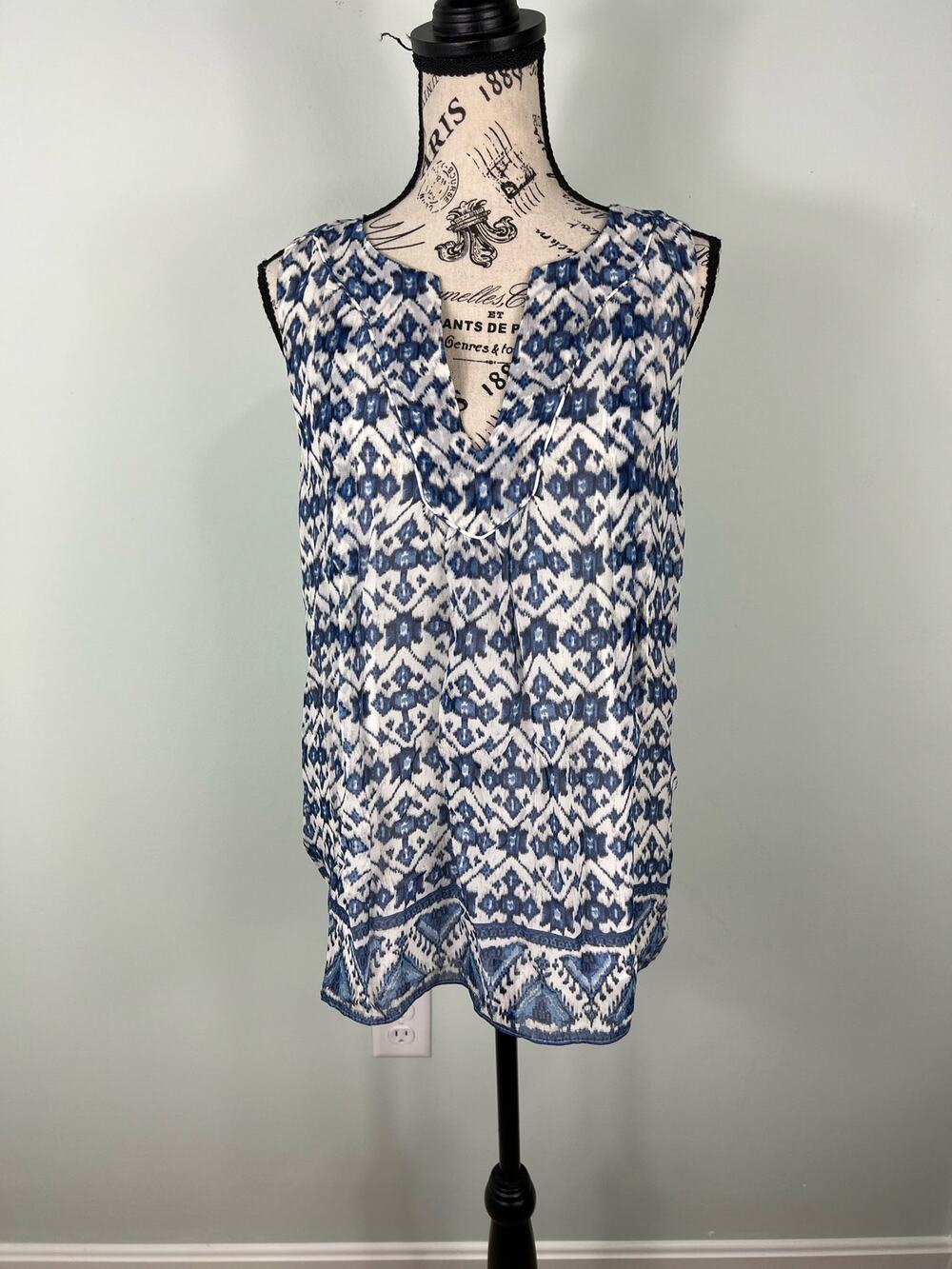 NWT Joie Lightweight blue and white sleeveless Blouse